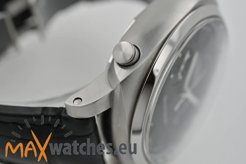 Panerai Luminor Chronograph 44mm PAM 1109 Black Dial PAM01109