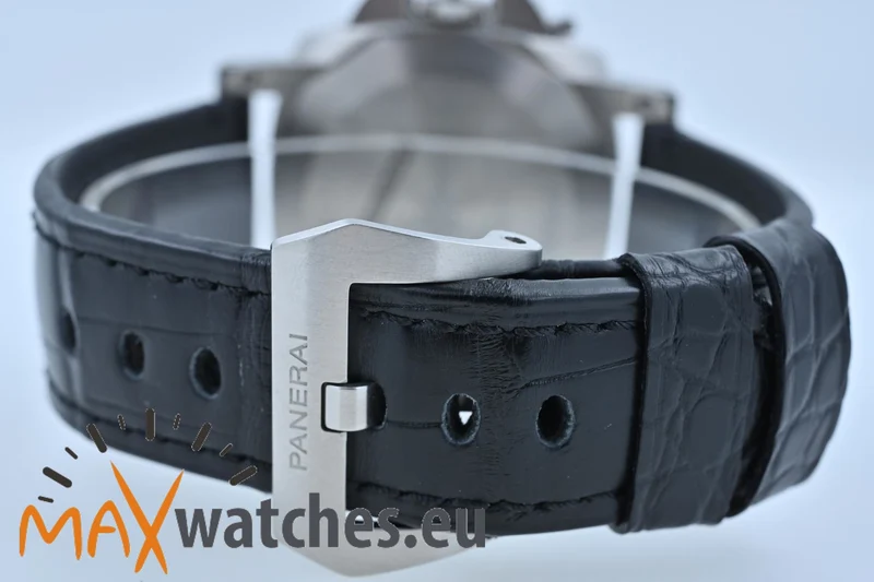 Panerai Luminor Chronograph 44mm PAM 1109 Black Dial PAM01109