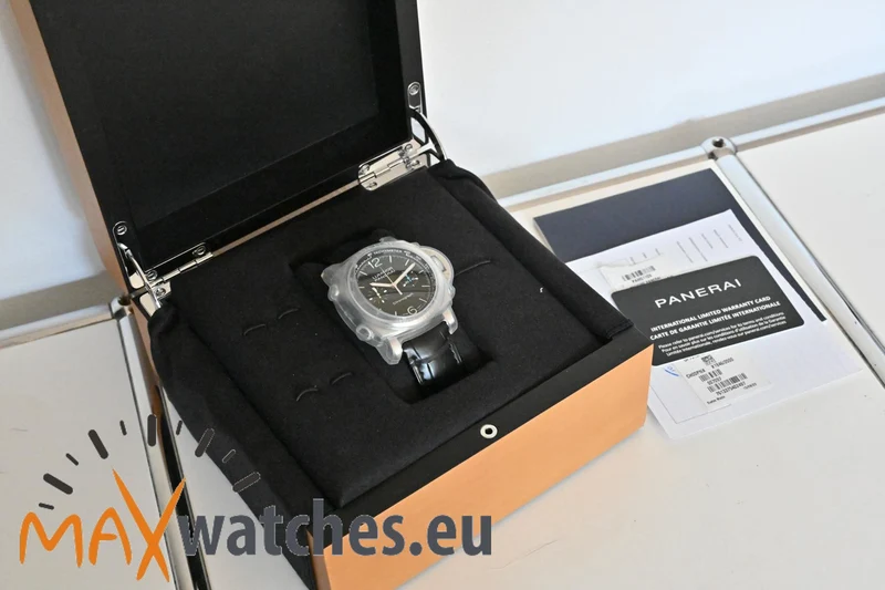 Panerai Luminor Chronograph 44mm PAM 1109 Black Dial PAM01109