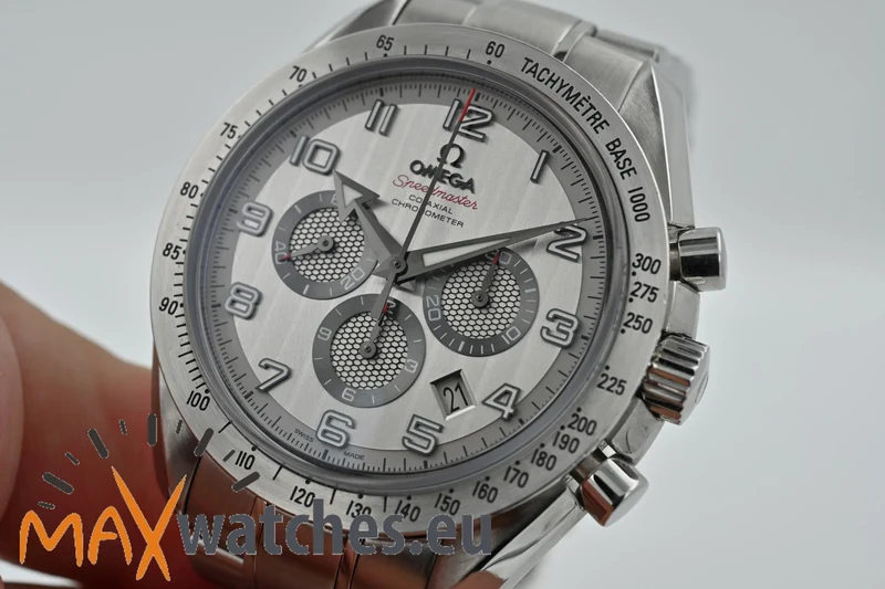 Omega Speedmaster Professional Chronograph Broad Arrow Silver Dial 44mm 32110445002001