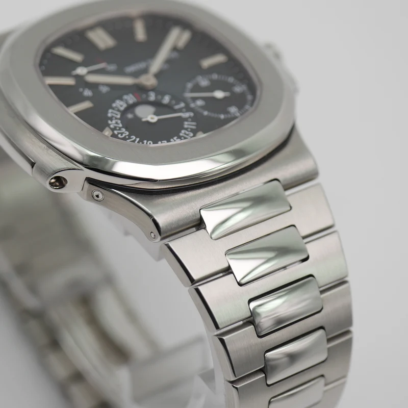 Patek Philippe Nautilus 5712/1A-001 - 2010