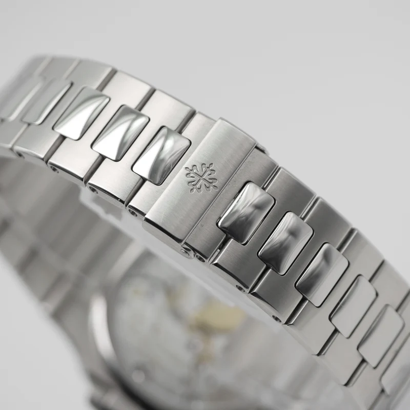 Patek Philippe Nautilus 5712/1A-001 - 2010