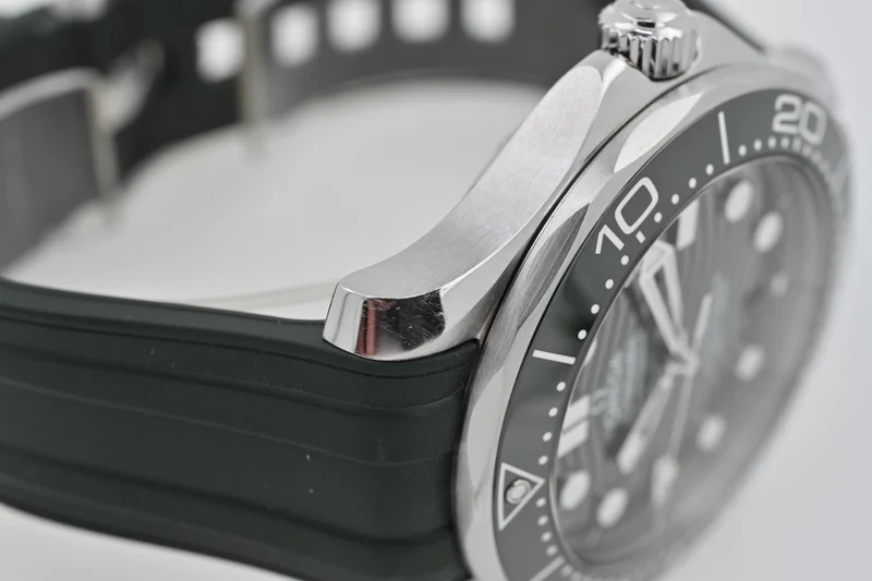 Omega Seamaster Professional 300M 21032422010001 Green Grün