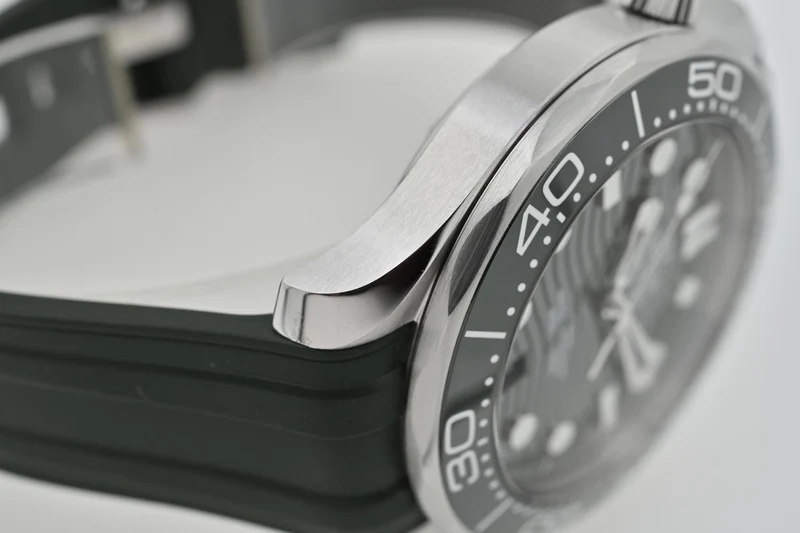 Omega Seamaster Professional 300M 21032422010001 Green Grün