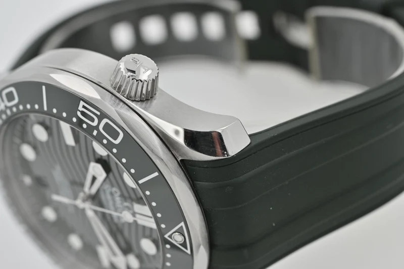 Omega Seamaster Professional 300M 21032422010001 Green Grün