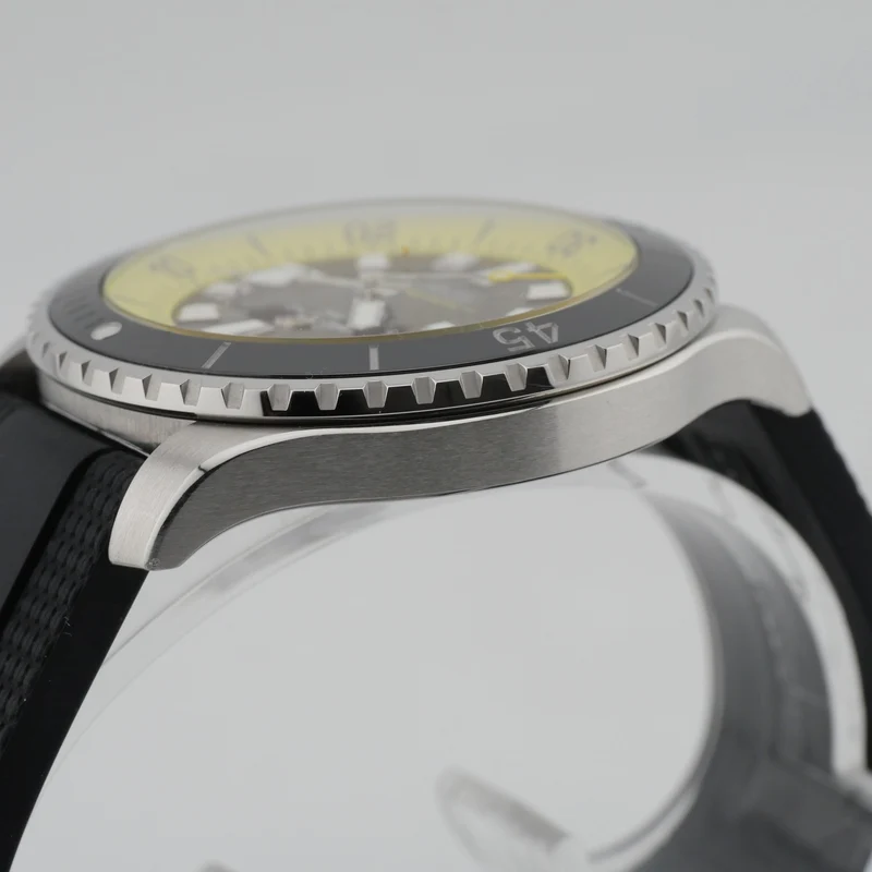 Breitling SuperOcean Automatic 44 Stahl A173762A1B1S1 - 2024