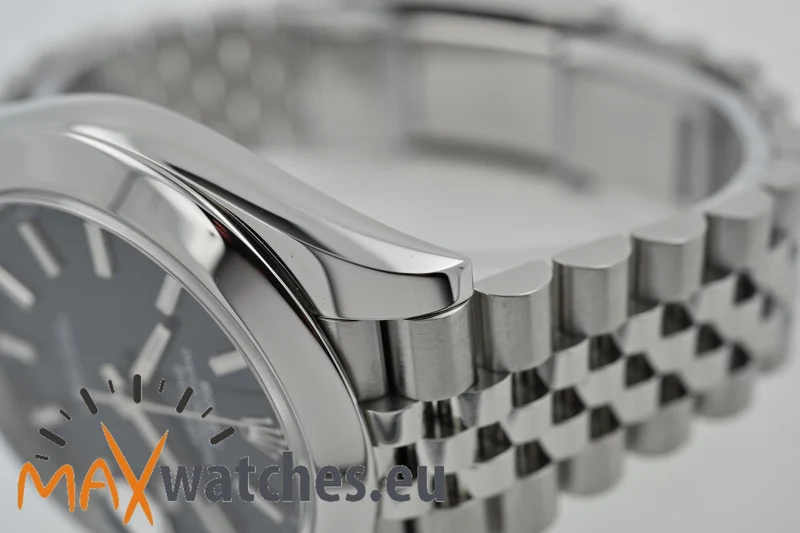 Rolex Datejust 41 126300 Blue Motif Fluted Dial Jubilee LC110 Full Set