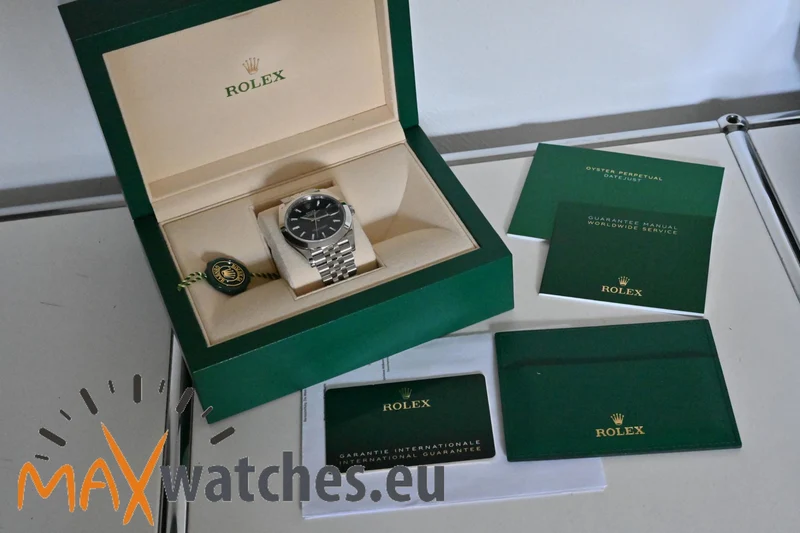 Rolex Datejust 41 126300 Blue Motif Fluted Dial Jubilee LC110 Full Set