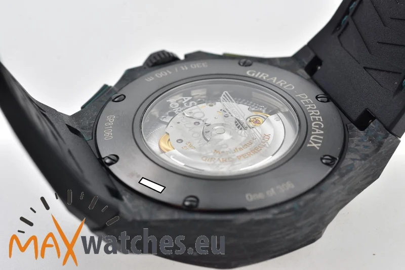 Girard Perregaux Laureato Absolute Aston Martin Chronograph Limited 81060-41-3071-1CX F1 Carbon