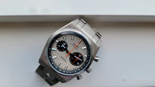 AMWG, Hand-Wind Vintage
