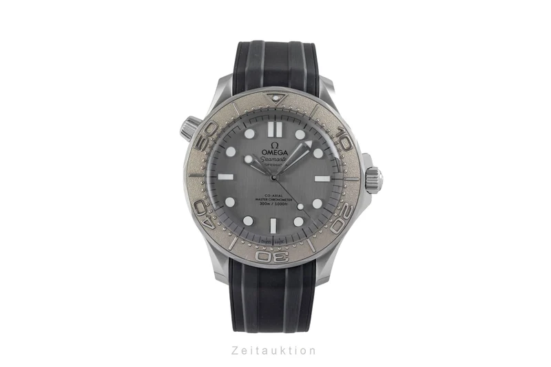 Omega Seamaster steel / titanium automatic men's watch 210.32.42.20.06.002 LP: 6700EUR [2605801]