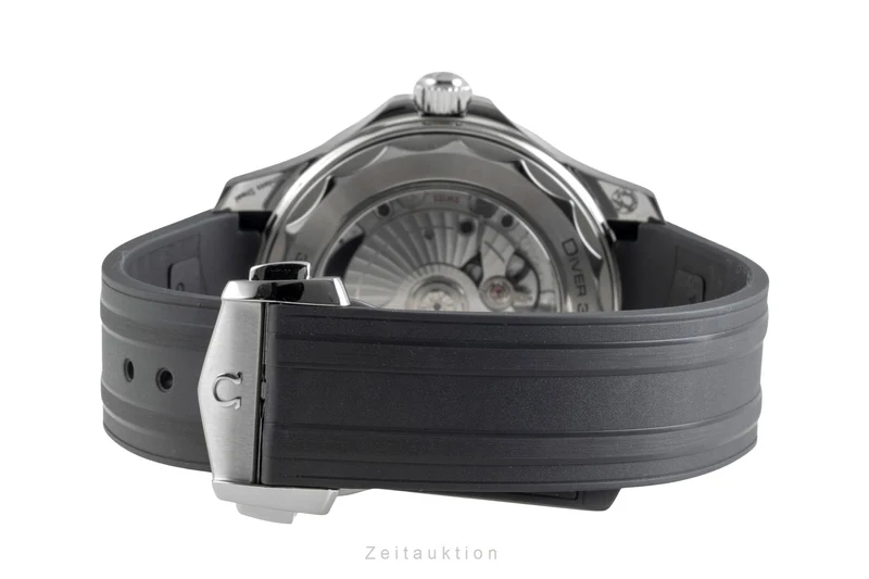 Omega Seamaster steel / titanium automatic men's watch 210.32.42.20.06.002 LP: 6700EUR [2605801]