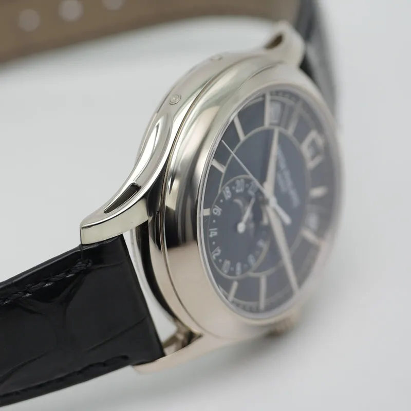 Patek Philippe Annual Calendar Weißgold 5205G-013 - 2020 "2026 Patek Service"