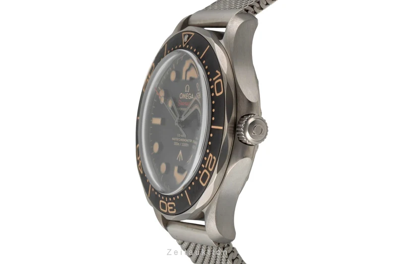 Omega Seamaster titanium automatic men's watch 210.90.42.20.01.001 LP: 10900EUR [2605809]