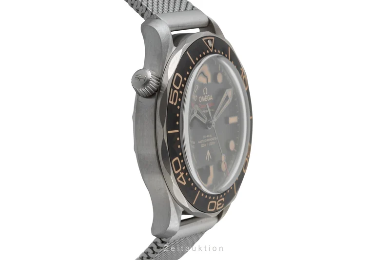 Omega Seamaster titanium automatic men's watch 210.90.42.20.01.001 LP: 10900EUR [2605809]