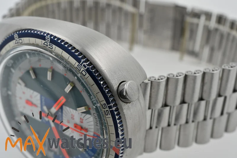 Breitling Bullhead Vintage Chronograph blue dial 2117 Box Papers Vintage Manual Wind