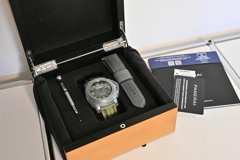 Panerai Luminor Marina Geneva Boutique Edition 121pcs 8 Days PAM 2121 Titanium DLC