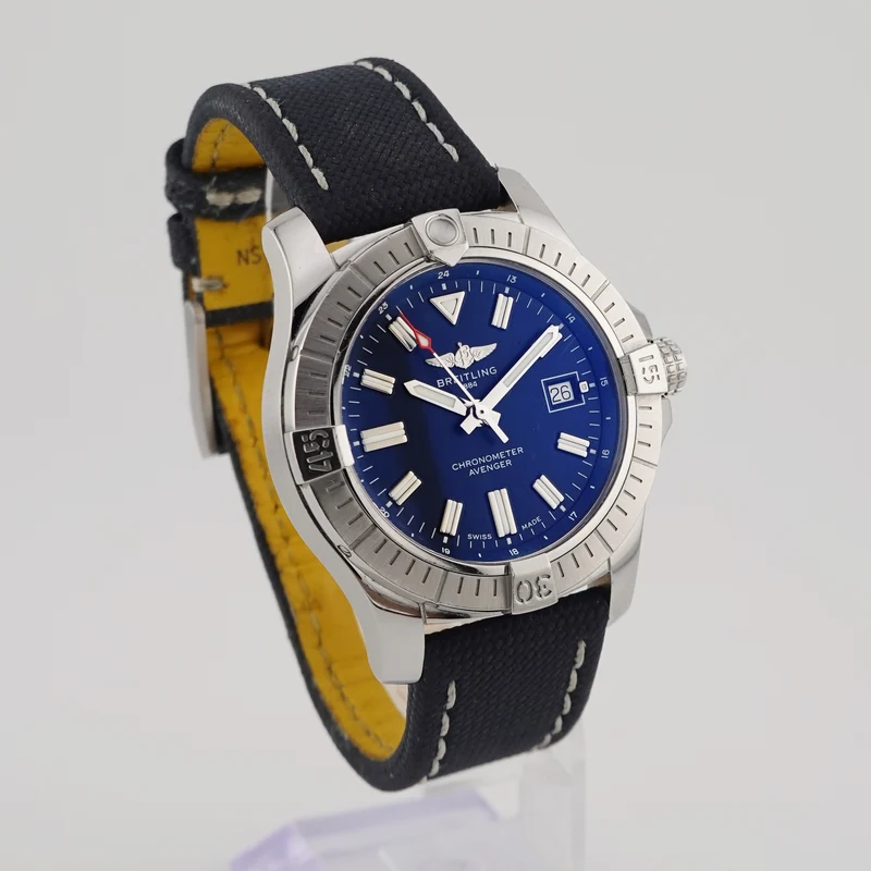 Breitling Avenger GMT Stahl A17318