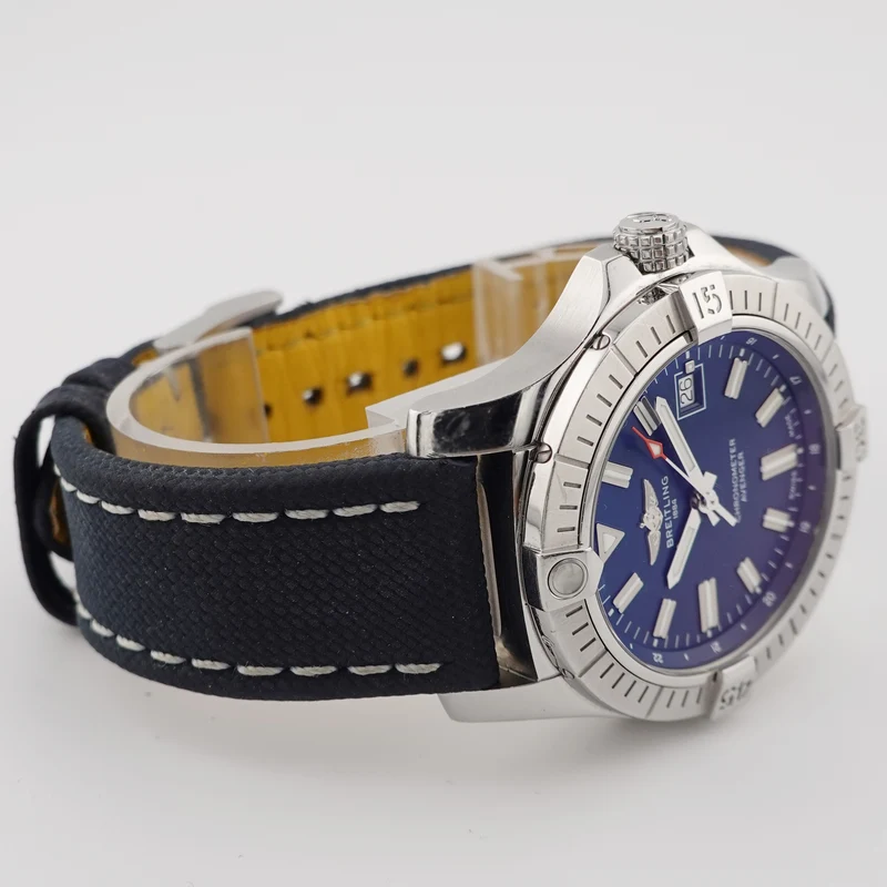Breitling Avenger GMT Stahl A17318