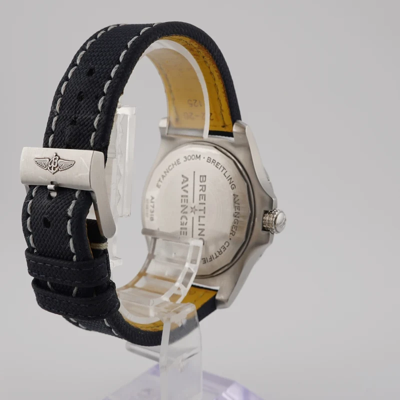 Breitling Avenger GMT Stahl A17318