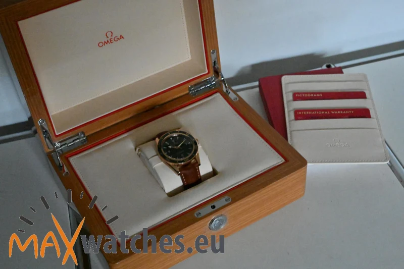 Omega Seamaster 300 18k Roségold Rose Gold 23362412101002 41mm