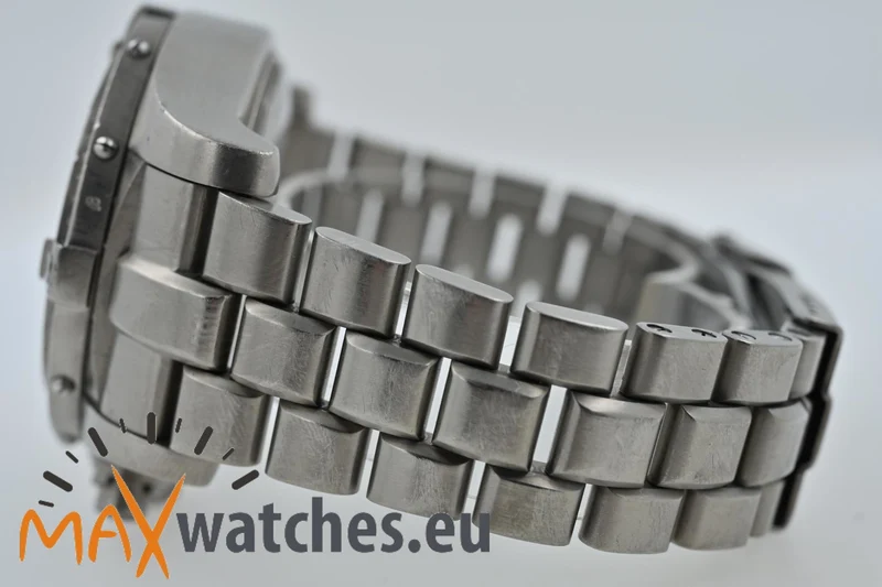 Breitling Aeromarine Chrono Avenger Chronograph Titanium Titan E13360