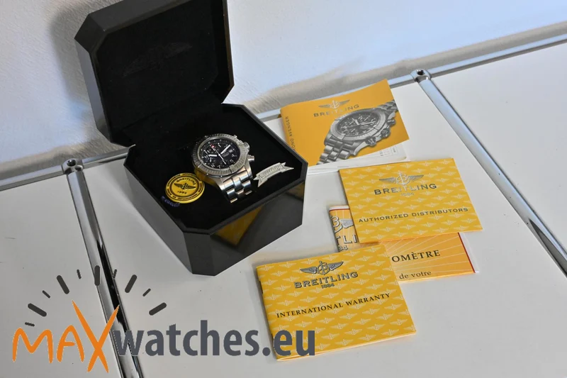 Breitling Aeromarine Chrono Avenger Chronograph Titanium Titan E13360