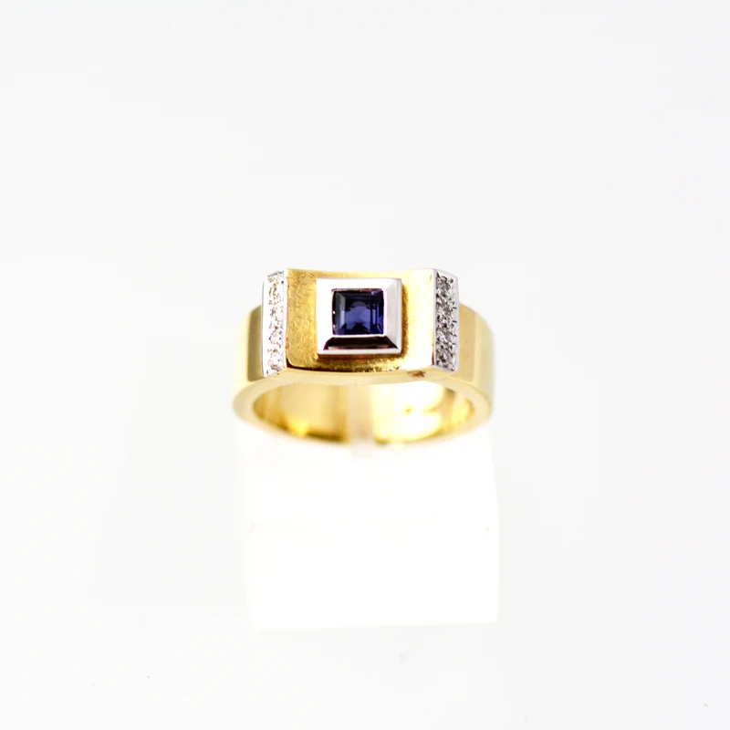 Ring mit Iolith