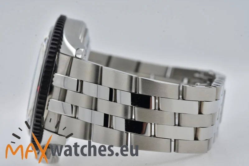 Breitling Classic AVI Chronograph Mosquito Y233801A1B1A1