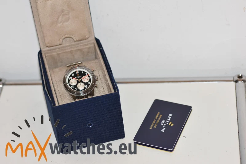 Breitling Classic AVI Chronograph Mosquito Y233801A1B1A1