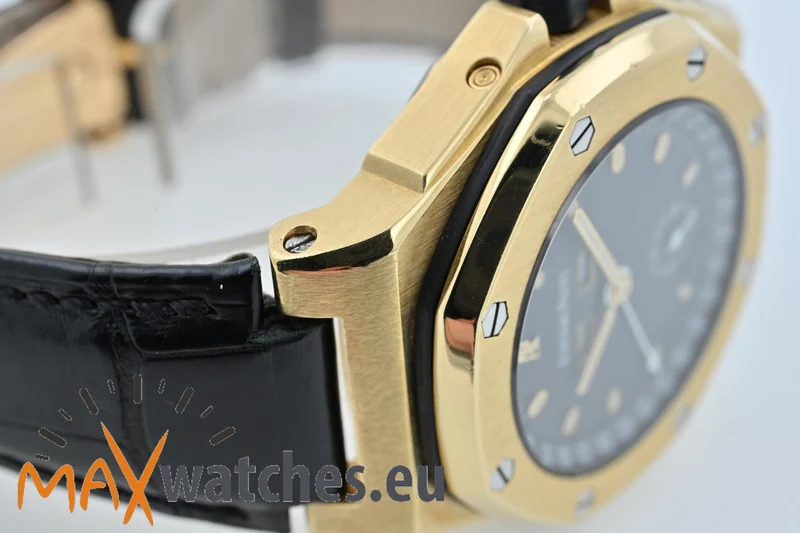 Audemars Piguet Royal Oak Offshore Triple Calendar Date 18k Yellow Gold 25808
