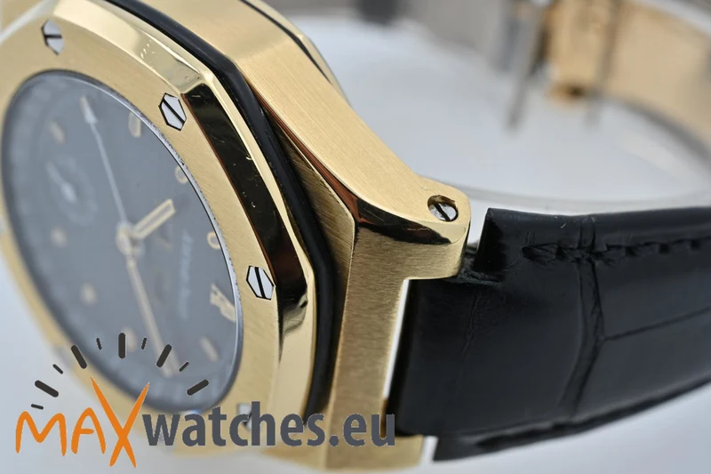 Audemars Piguet Royal Oak Offshore Triple Calendar Date 18k Yellow Gold 25808