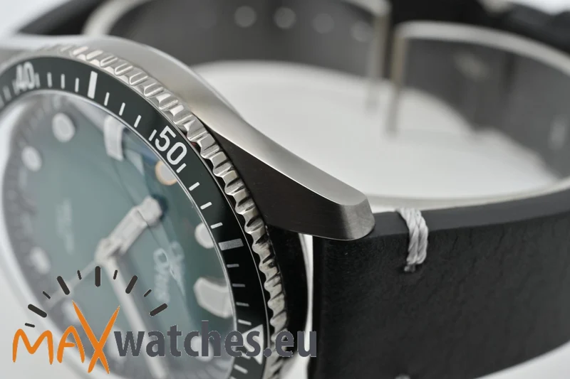 Oris Diving Divers Sixty-Five Mr. Porter Limited Edition 01 400 7772 4217