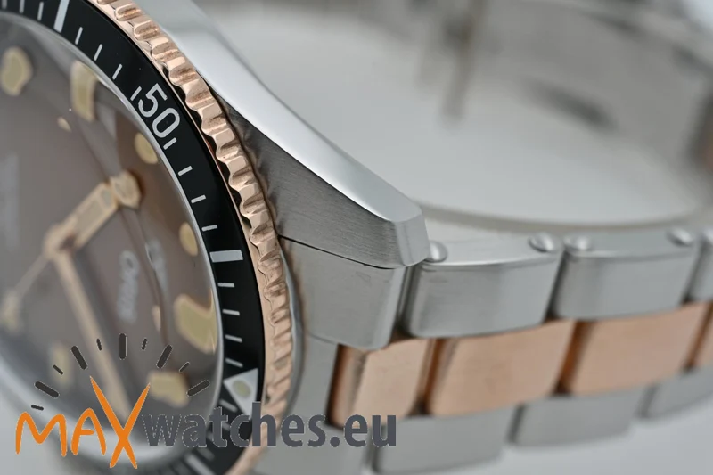 Oris Diving Divers Sixty-Five 01 733 7707 4356 Bronze Steel