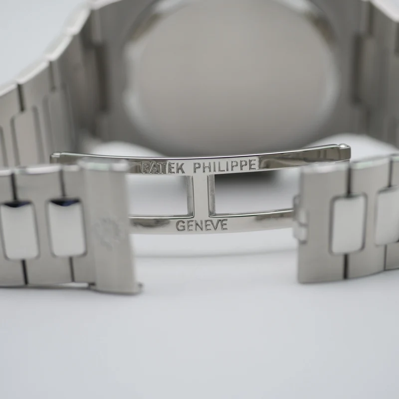 Patek Philippe Nautilus Stahl 3710/1A - 2001