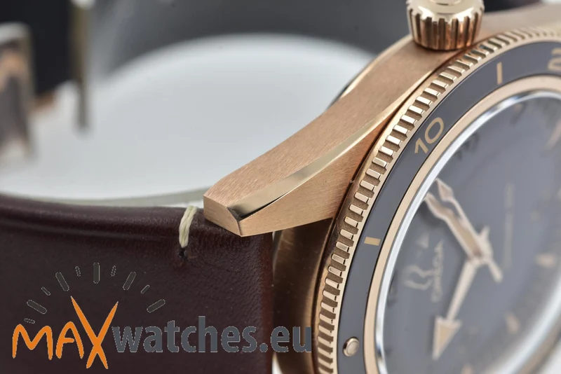 Omega Seamaster 300 Professional Chronometer Bronze Gold 23492412110001