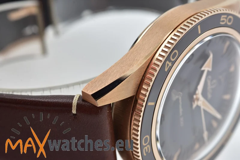 Omega Seamaster 300 Professional Chronometer Bronze Gold 23492412110001