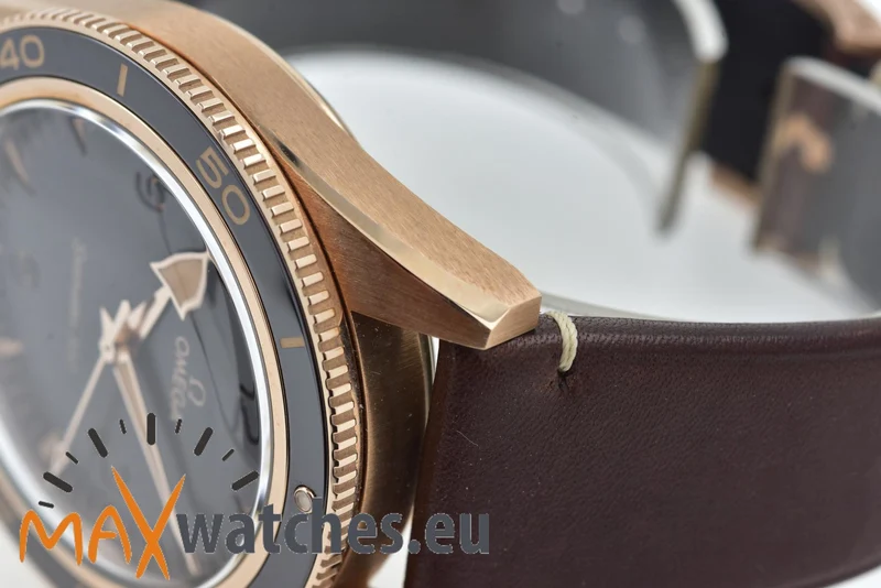 Omega Seamaster 300 Professional Chronometer Bronze Gold 23492412110001
