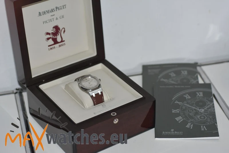 Audemars Piguet Royal Oak Silver Dial Pictet & Cie Limited 15189ST.OO.D083CU.01 36mm
