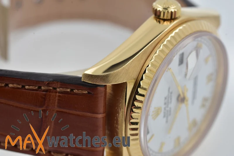 Rolex Oyster Perpetual Day Date 18k Yellow Gold Porcelain Dial 18038
