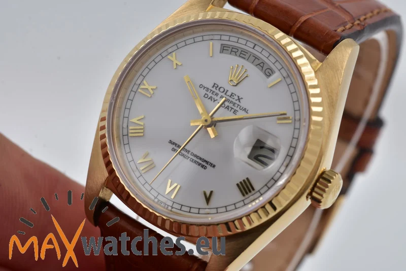 Rolex Oyster Perpetual Day Date 18k Yellow Gold Porcelain Dial 18038