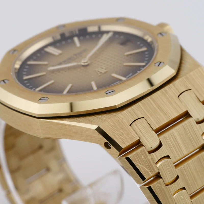 Audemars Piguet Royal Oak ''Jumbo'' Ultra Thin Gelbgold 16202BA.OO.1240BA.02 - 2024