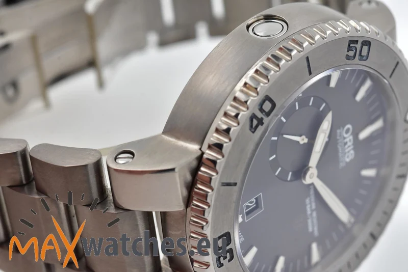 Oris Aquis Small Date Titanium 01 743 7664 7253
