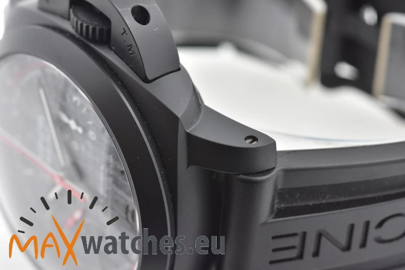 Panerai Luminor Marina Flyback Chronograph 44mm PAM 1037 Luna Rossa Limited