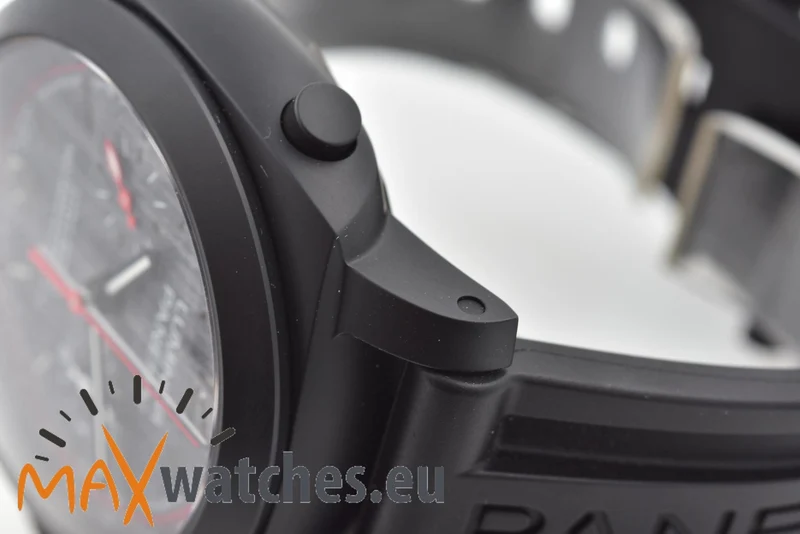 Panerai Luminor Marina Flyback Chronograph 44mm PAM 1037 Luna Rossa Limited
