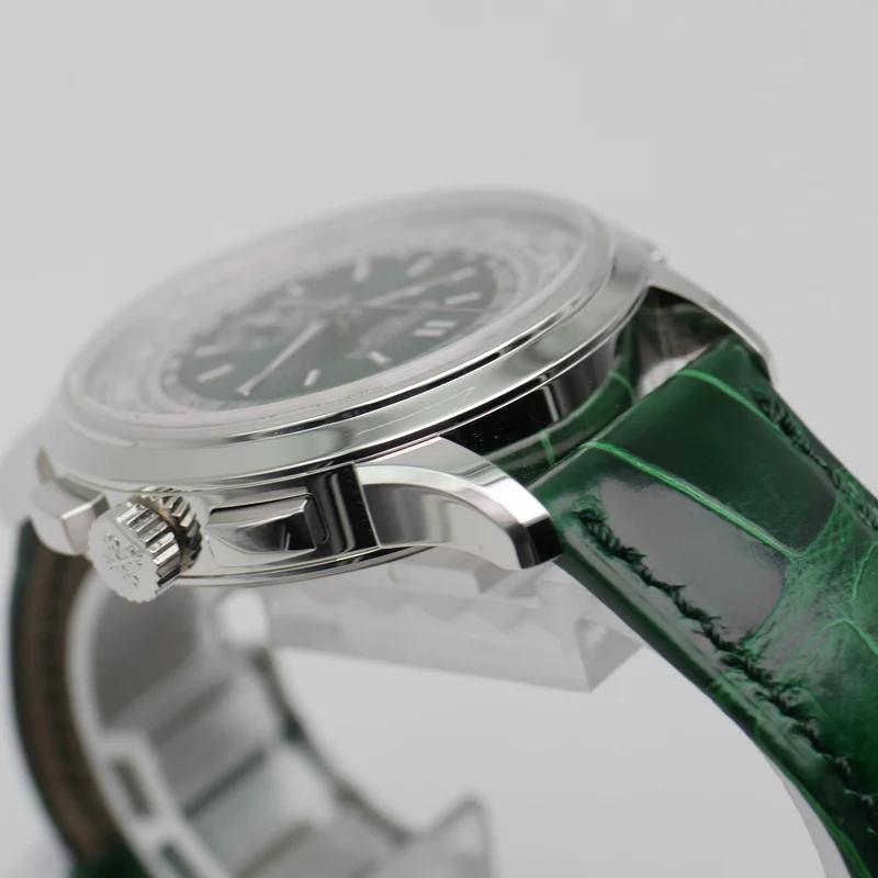 Patek Philippe World Time Flyback Chronograph Platin 5930P-001 - 2023