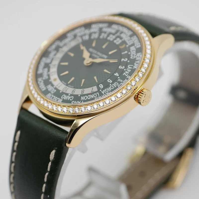 Patek Philippe World Time Gelbgold 7130R-014 - 2022