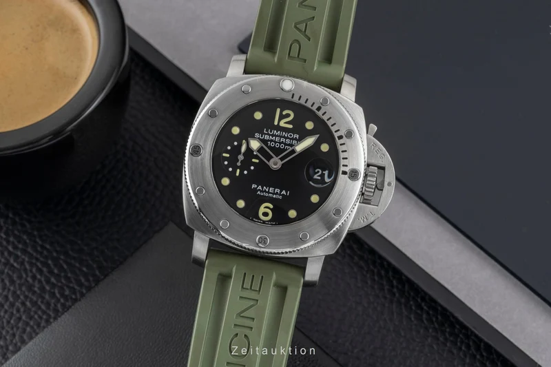 Panerai Submersible steel automatic men's watch PAM00243 [2605296]