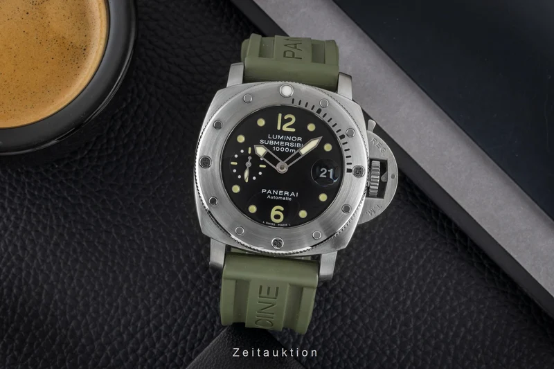Panerai Submersible steel automatic men's watch PAM00243 [2605296]
