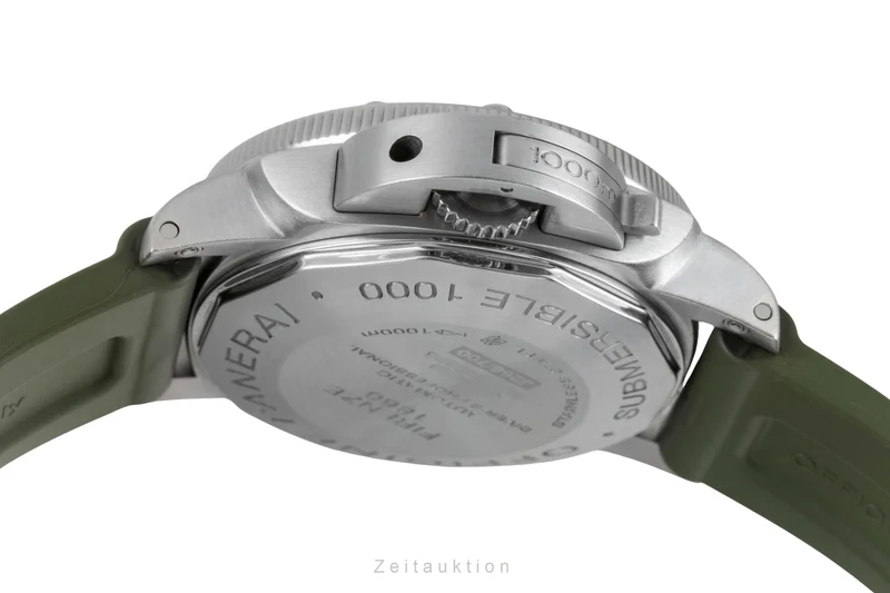 Panerai Submersible steel automatic men's watch PAM00243 [2605296]